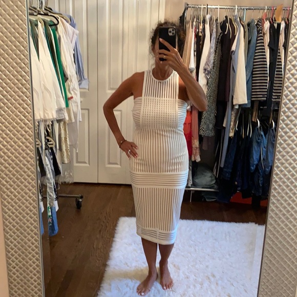 Dresses & Skirts - Gorgeous white dress